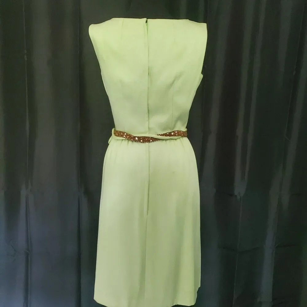 Victor Costa beautifully tailored